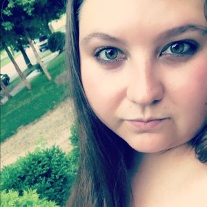 Meet your Posher, Leah